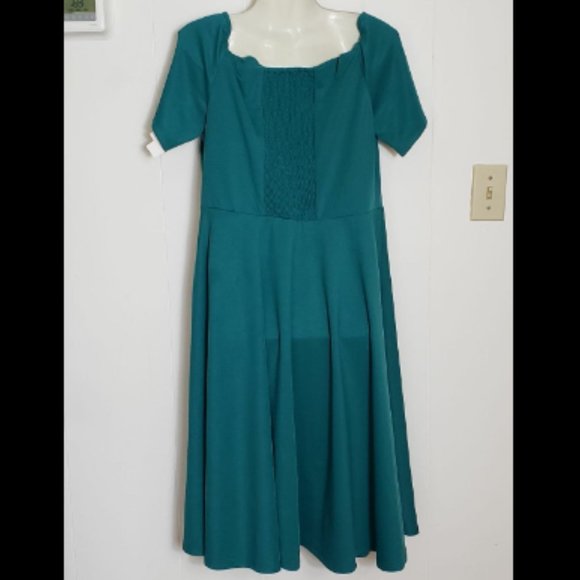 Belle Porque Off The Shoulder & Scallop Neckline Dress Size 2X - Picture 3 of 6